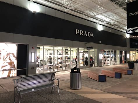 Prada toronto premium outlet